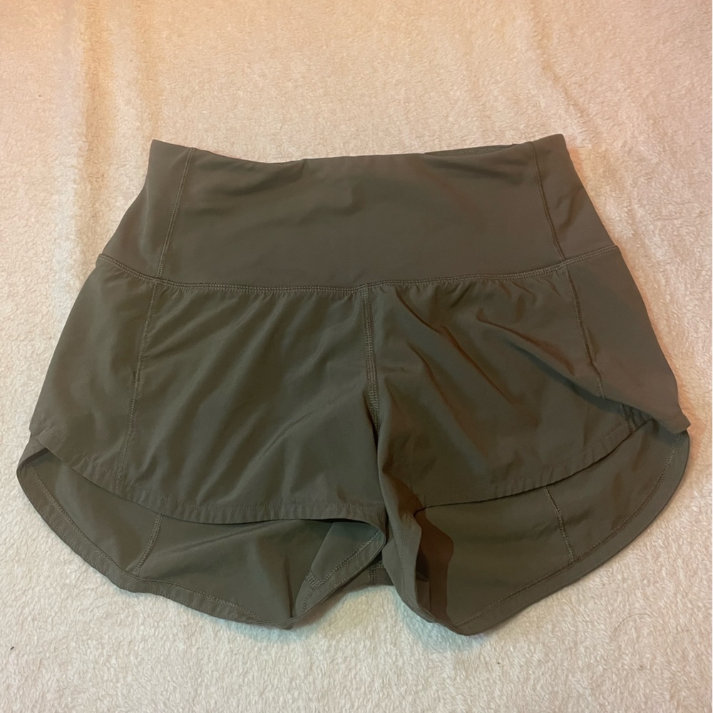 Grey sage Lululemon speed up size 2 and 2.5”